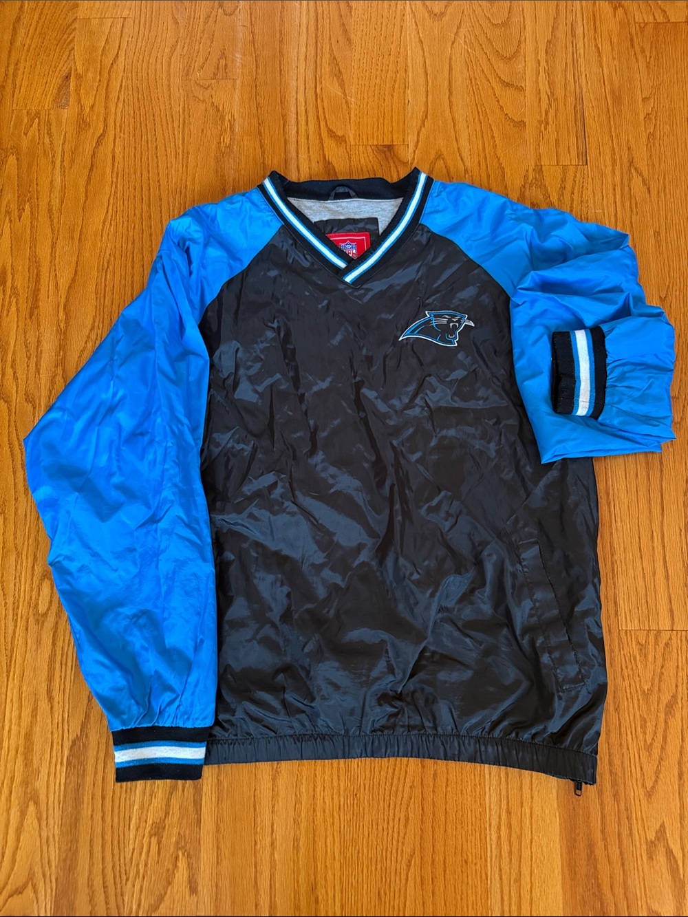 NFL Black Jacket Carolina‎ Panthers Windbreaker V-Neck Crewneck Size XL